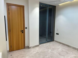 Room in 3 BHK Builder Floor at Ansal Sushant Lok I, Sector 43 – for Sale