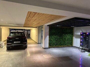 Parking in 3 BHK Builder Floor at Ansal Sushant Lok I, Sector 43 – for Sale
