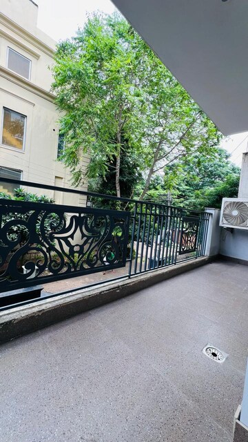 Balcony in 1 BHK Builder Floor at Ansal Sushant Lok I, Sector 43 – for Rent