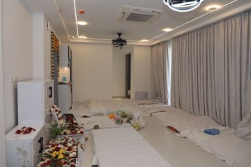 Team Area in 3 BHK Apartment at Gomti Nagar – for Rent