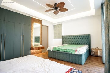 Bedroom in 3 BHK Apartment at Gomti Nagar – for Rent