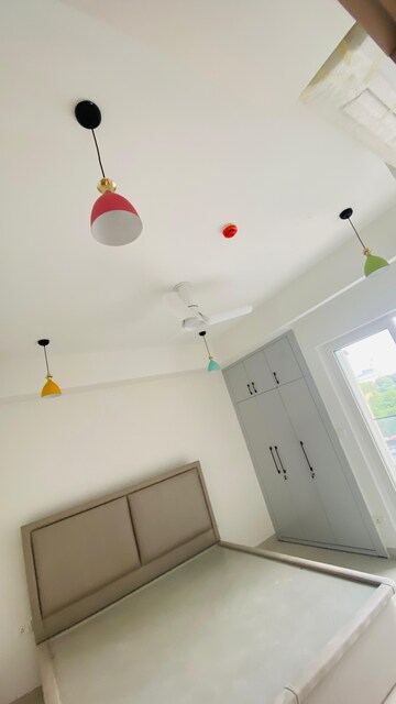 Furnished Amenities in 3 BHK Apartment at Gomti Nagar – for Rent