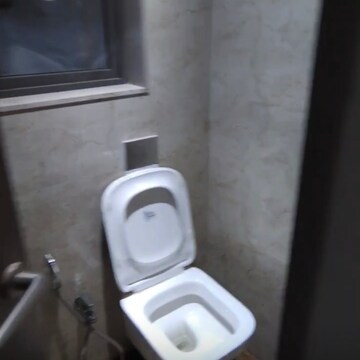 Bathroom in 1 BHK Apartment at Ghatkopar East – for Rent