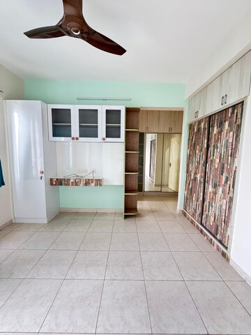 Room in 3.5 BHK Apartment at G Corp The Icon, Thanisandra Main Road – for Rent