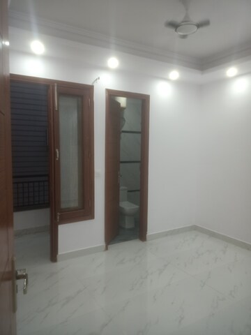Room in 2 BHK Builder Floor at Vasant Kunj – for Rent