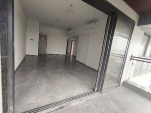 Room in 3 BHK Apartment at Kukreja Golf Scappe, Chembur – for Sale