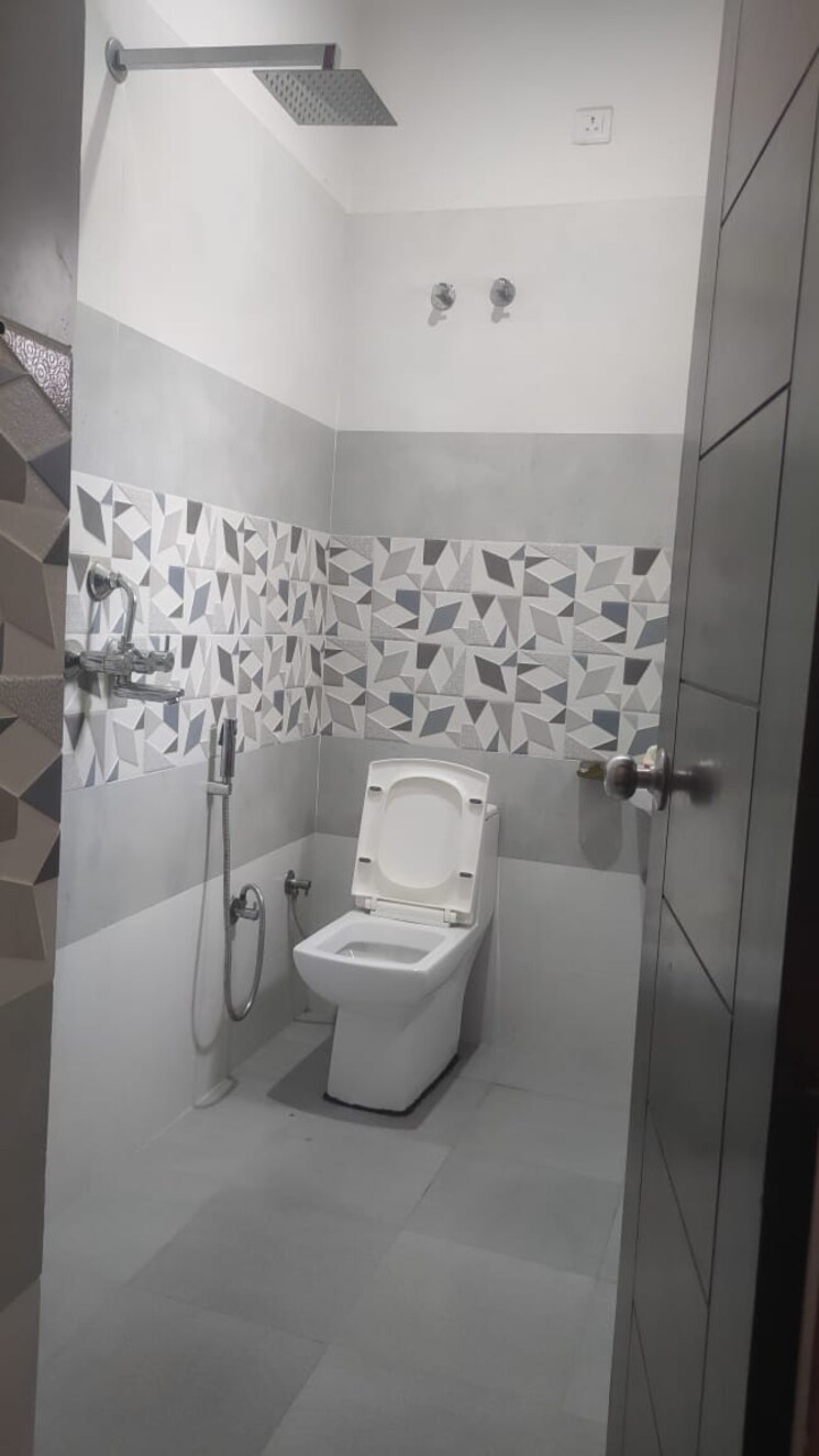 Bathroom, ansal-plaza-sector-23 3 Bedroom 1200 Sq.Ft. Builder Floor In Sector 23 Gurgaon 9124884