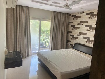 Bedroom in 4 BHK Apartment at PR Platina, Santacruz West – for Sale