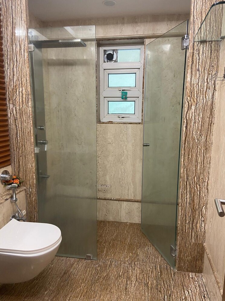 Bathroom, pr-platina 4 Bedroom 1661 Sq.Ft. Apartment In Santacruz West Mumbai 9124896