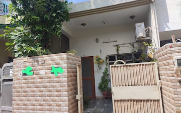 2 BHK Independent House For Sale in Azad Nagar