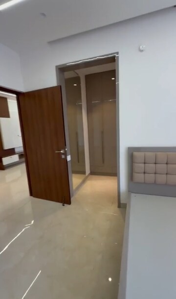 Room in 3 BHK Apartment at Aurobindo Kohinoor, Serilingampally – for Rent