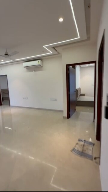 Room in 3 BHK Apartment at Aurobindo Kohinoor, Serilingampally – for Rent
