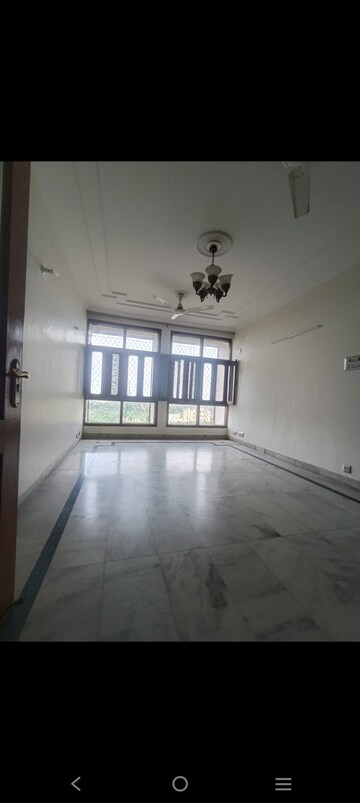 Study Room in 4 BHK Apartment at Adlakha Hindon Apartments, Vasundhara Enclave – for Rent