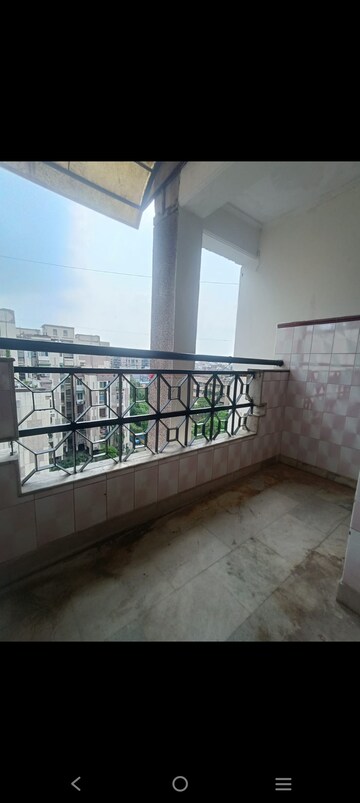 Balcony in 4 BHK Apartment at Adlakha Hindon Apartments, Vasundhara Enclave – for Rent