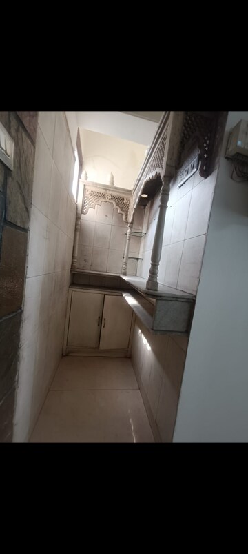  4 BHK Apartment at Adlakha Hindon Apartments, Vasundhara Enclave – for Rent
