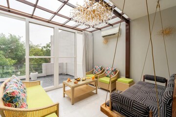 Bedroom in 6 BHK Independent House at Dlf Phase I – for Sale
