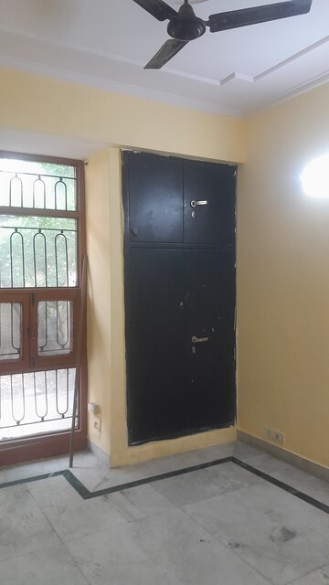 Furnished Amenities in 3 BHK Builder Floor at SS Mayfield Gardens, Sector 51 – for Rent