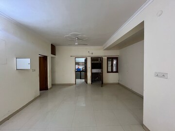 Room in 3 BHK Apartment at Vasant Kunj – for Rent