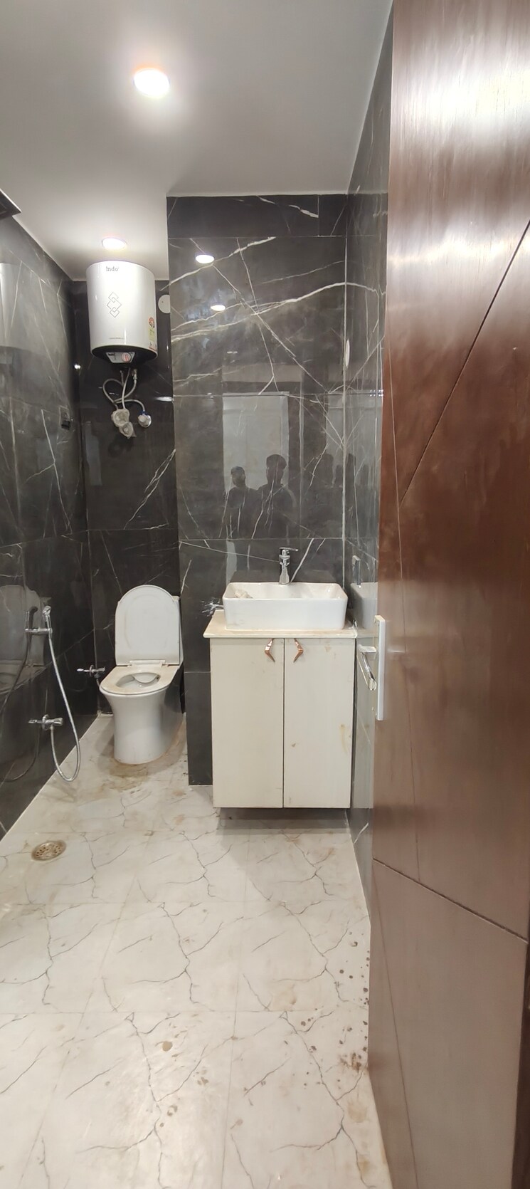 Attached Bathroom, chattarpur 3 Bedroom 1500 Sq.Ft. Builder Floor In Chattarpur Delhi 9124997