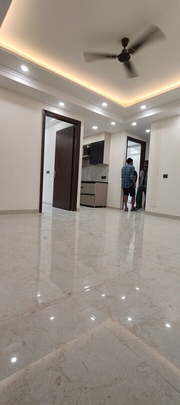 Room in 3 BHK Builder Floor at Chattarpur – for Rent