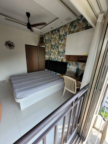 Bedroom in 2 BHK Apartment at Andheri West – for Rent