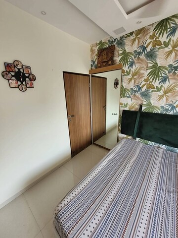 Bedroom in 2 BHK Apartment at Andheri West – for Rent