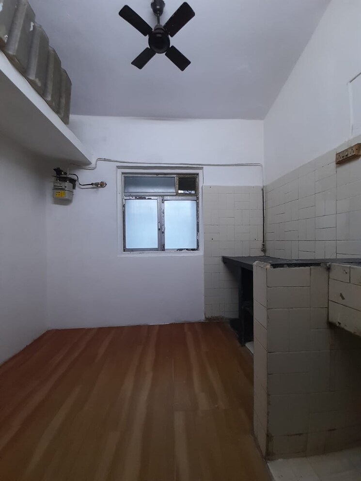 Bathroom, gokuldham-complex 1 Bedroom 450 Sq.Ft. Apartment In Goregaon East Mumbai 9125010