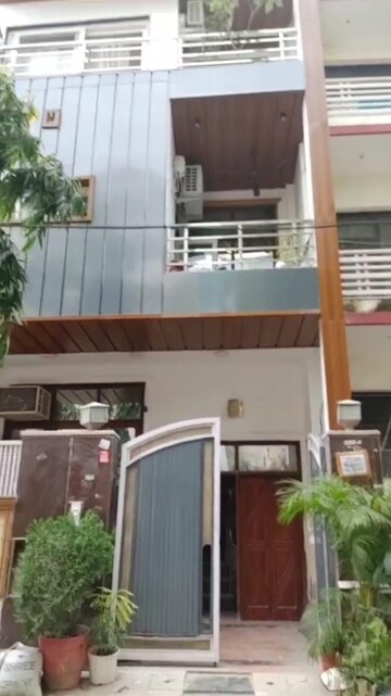 Kitchen in 2 BHK Builder Floor at Sector 46 – for Rent