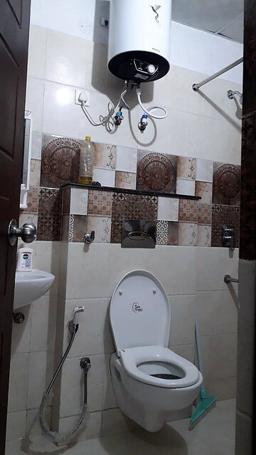 Bathroom in 1 BHK Apartment at Devagra Mussorie Woods Apartments, Amwala Uparla – for Rent