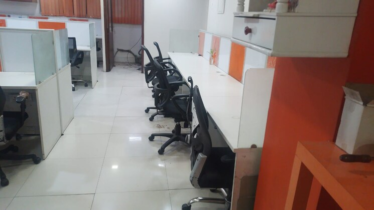 Team Area, sector 63 Commercial Office Space 900 Sq.Ft. In Sector 63 Noida 9125095