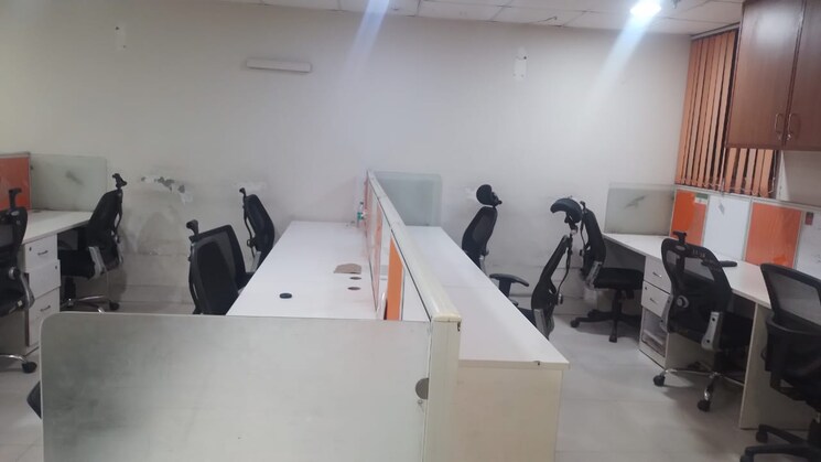 Team Area, sector 63 Commercial Office Space 900 Sq.Ft. In Sector 63 Noida 9125095