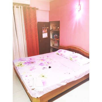 Bedroom in 3 BHK Apartment at Andheri West – for Rent
