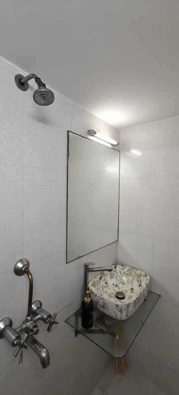 Furnished Amenities in 2 BHK Apartment at Andheri West – for Rent
