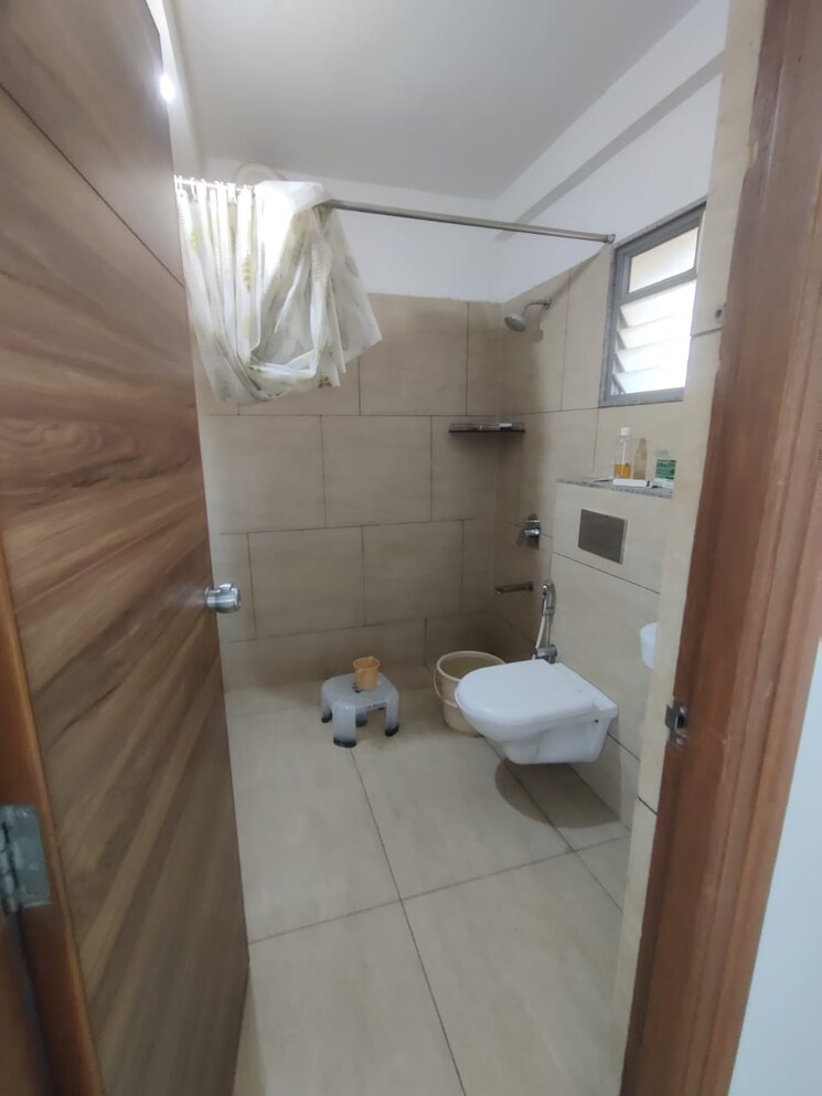 Bathroom, vastrapur 3 Bedroom 1835 Sq.Ft. Apartment In Vastrapur Ahmedabad 9125155