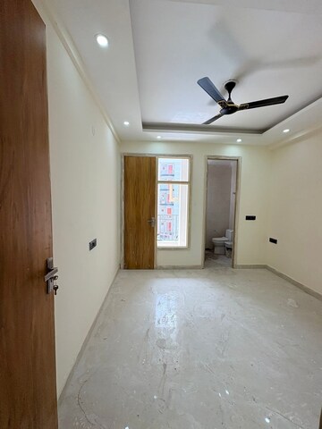Master Bedroom in 1 BHK Builder Floor at Saket – for Rent