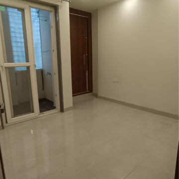Room in 3 BHK Builder Floor at Chittaranjan Park – for Rent