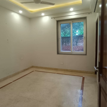 Room in 3 BHK Builder Floor at Chittaranjan Park – for Rent