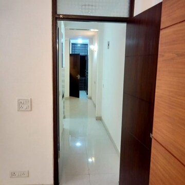 Building Lobby in 1.5 BHK Builder Floor at Malviya Nagar – for Rent