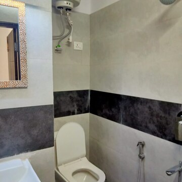Bathroom in 1.5 BHK Builder Floor at Malviya Nagar – for Rent