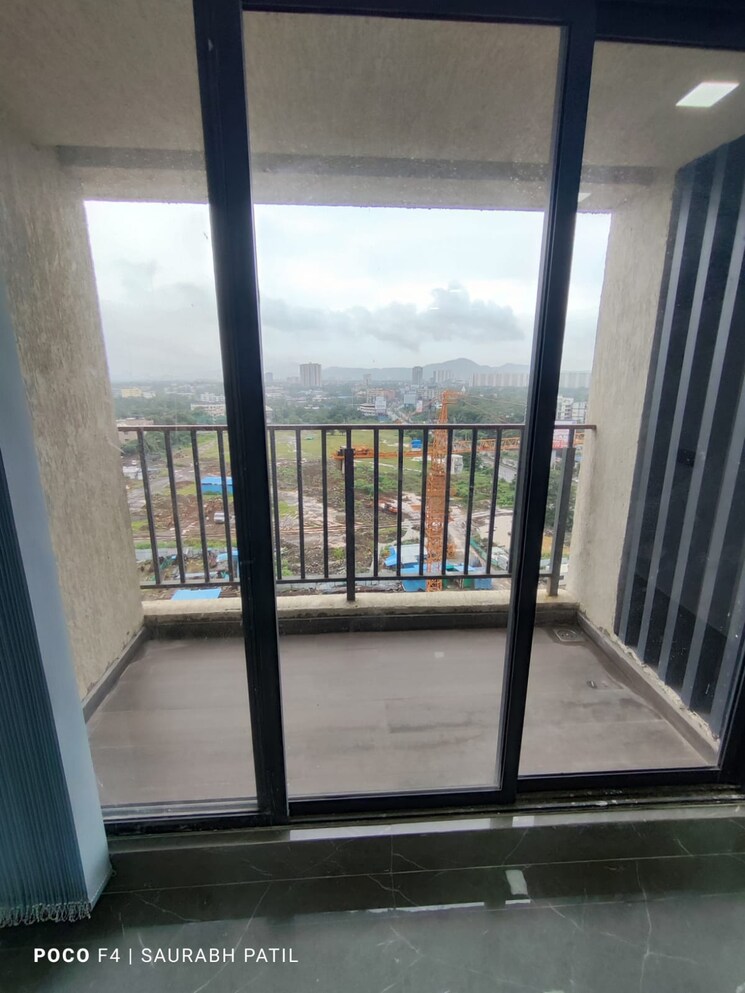 Balcony, lodha-signet-palava Commercial Office Space 350 Sq.Ft. In Dombivli East Thane 9125224