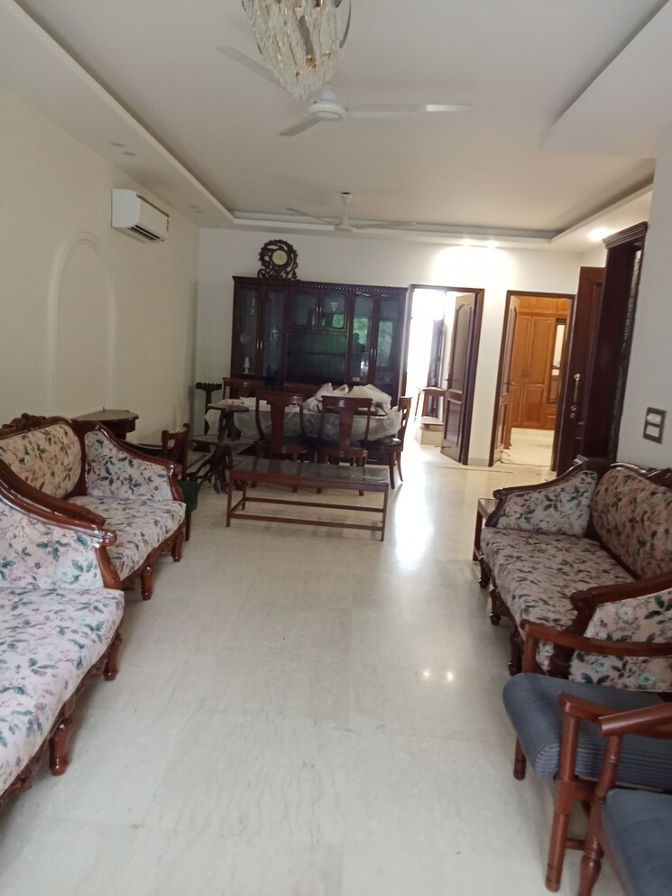 Living Room, vasant vihar 3 Bedroom 2000 Sq.Ft. Builder Floor In Vasant Vihar Delhi 9125253