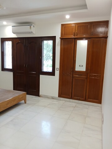 Room in 3 BHK Builder Floor at Vasant Vihar – for Rent