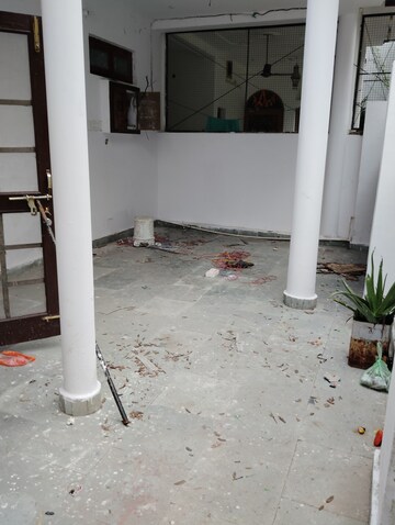 Parking in 2 BHK Independent House at Vikas Nagar – for Rent