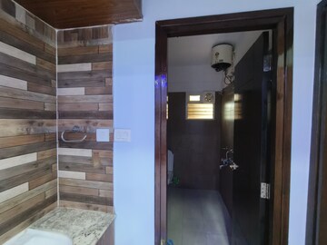 Furnished Amenities in 3 BHK Apartment at Raheja Vistas, Nacharam – for Rent