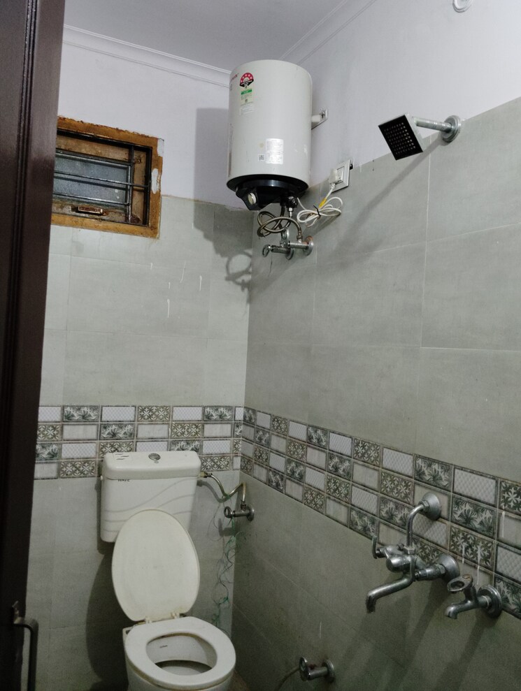 Bathroom, aliganj 4 Bedroom 1120 Sq.Ft. Independent House In Aliganj Lucknow 9125279