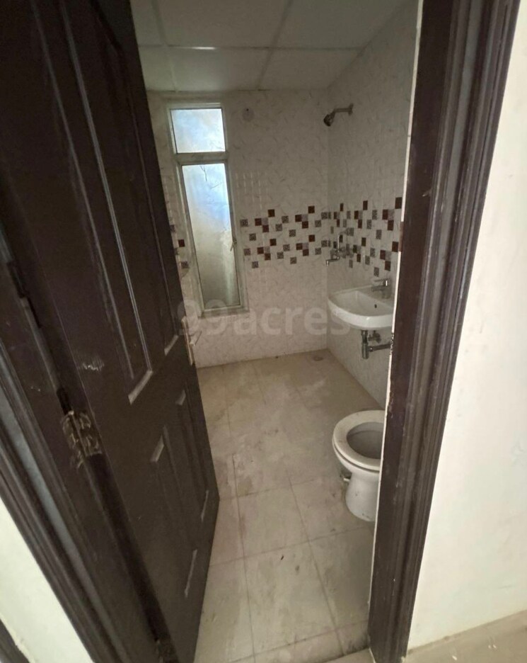 Attached Bathroom, sector 55 2 Bedroom 2500 Sq.Ft. Independent House In Sector 55 Noida 9125285
