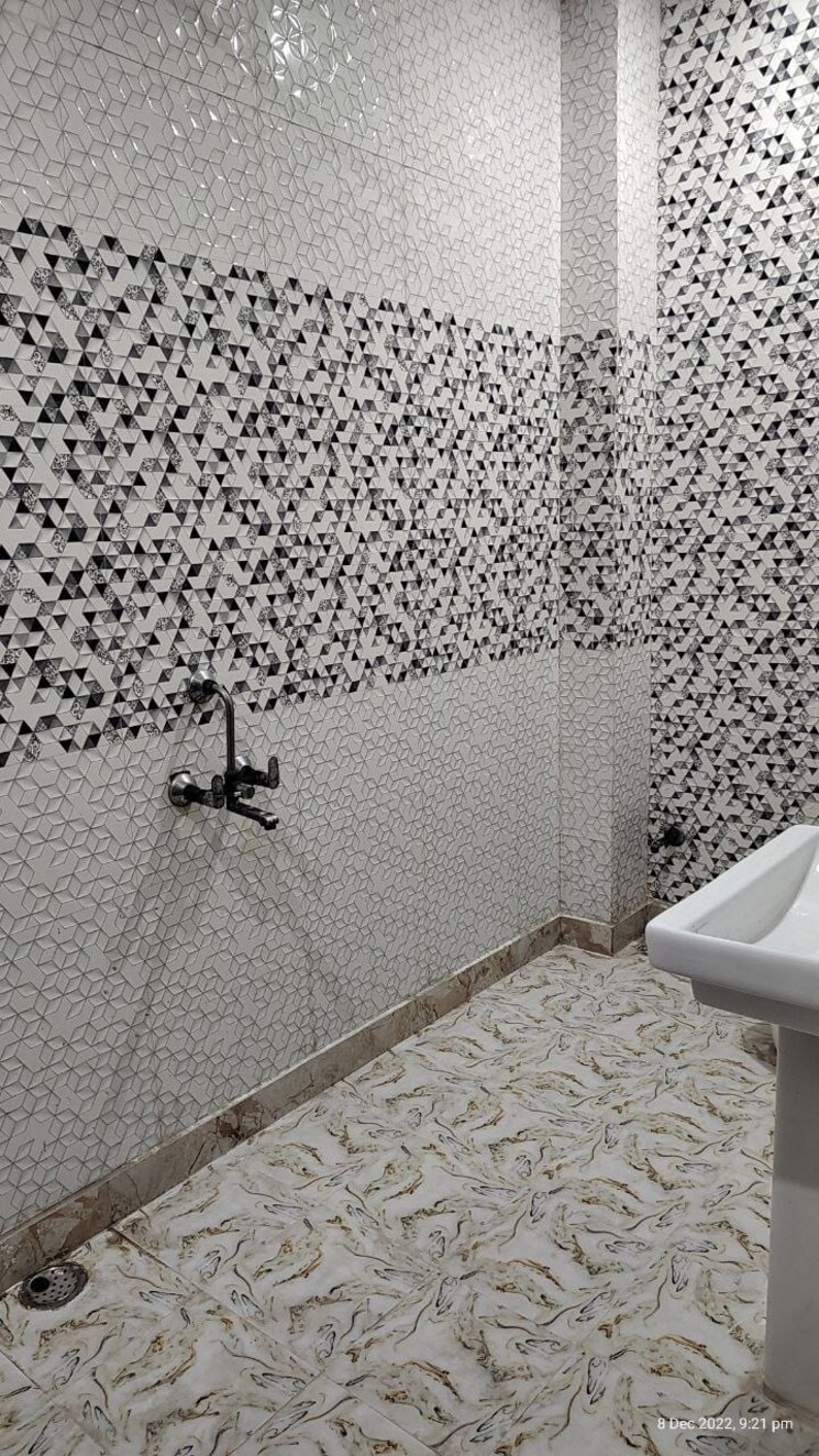 Bathroom, amrapali-riverview 2 Bedroom 845 Sq.Ft. Apartment In Amrapali Leisure Valley Greater Noida 9125290