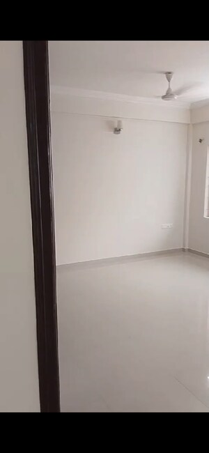 Room in 3 BHK Apartment at Wild Grass, Koramangala – for Rent