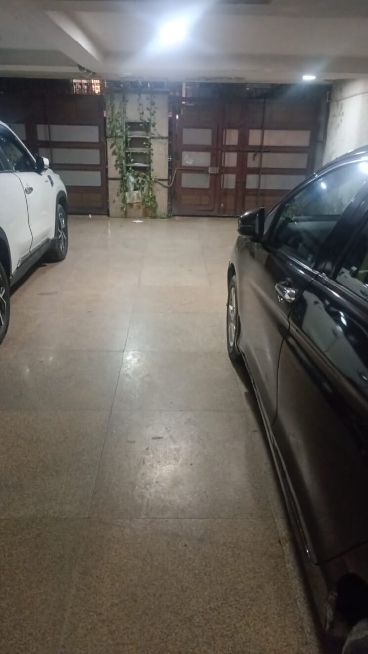  Parking, chittaranjan park 3 Bedroom 1300 Sq.Ft. Builder Floor In Chittaranjan Park Delhi 9125313