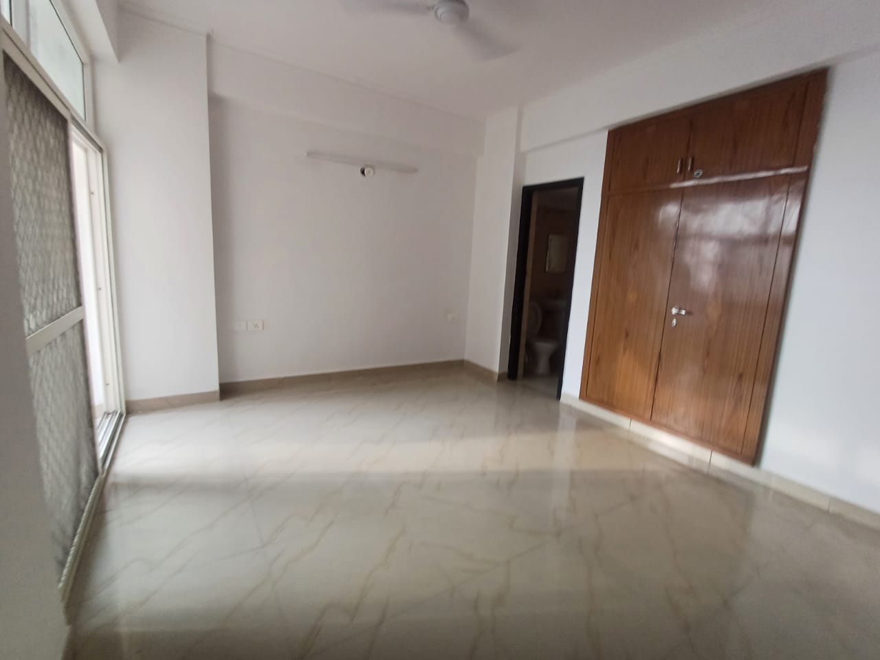3 BHK 1325 Sq.Ft. Apartment in Amrapali Zodiac